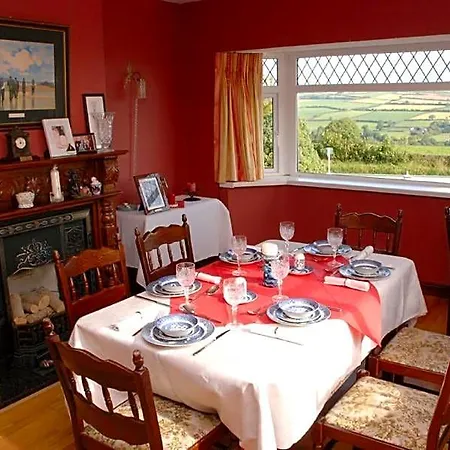 Castle View 3* Freshford